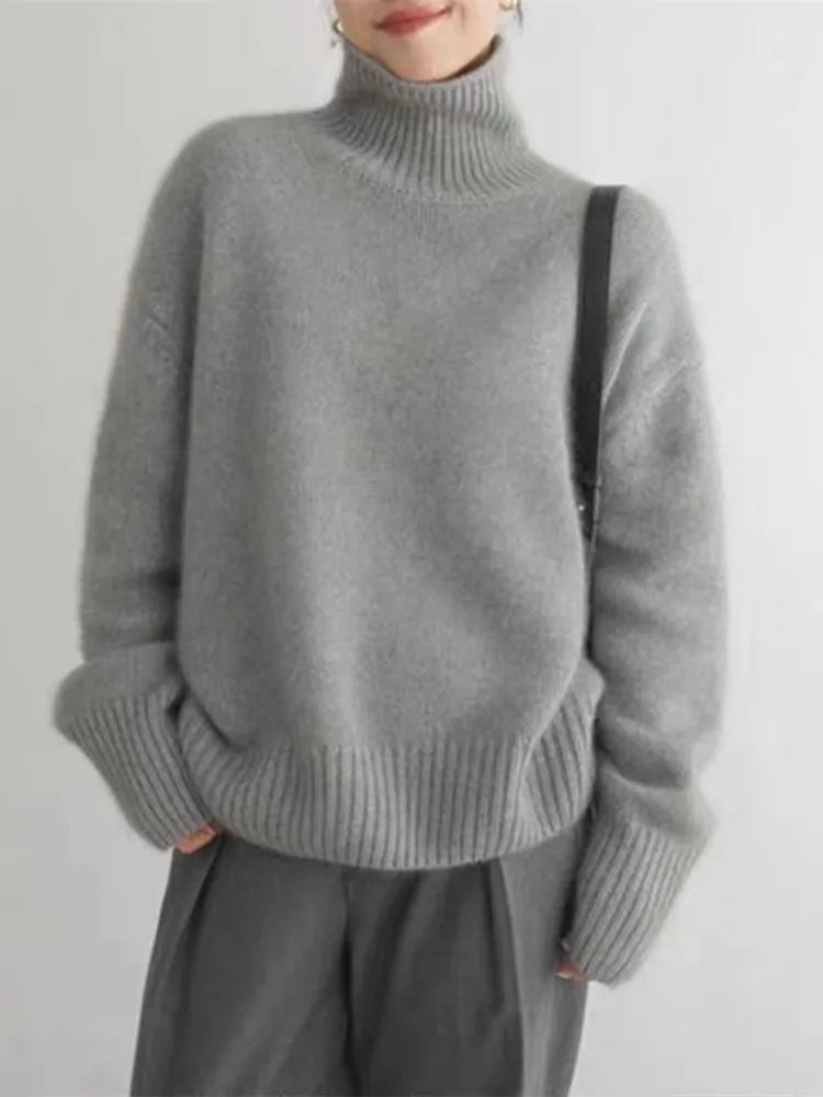 Alecia | Women's Luxurious Cashmere Roll Neck Jumper | Timeless Elegance